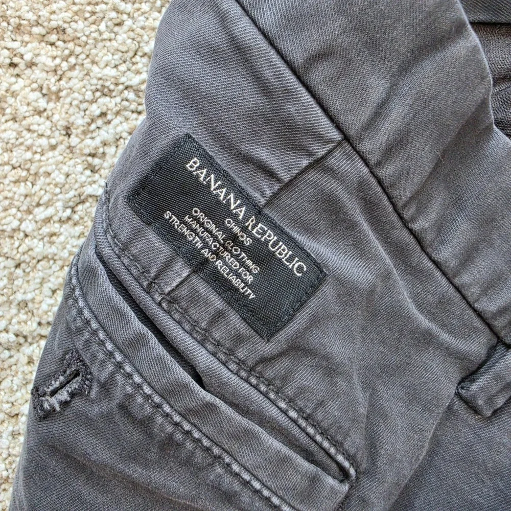 Banana Republic Lived-In Chino Pants Mens 33x32 Gray Skinny Fit Stretch Casual